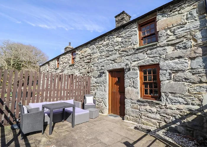 Cwm Yr Afon Cottage
